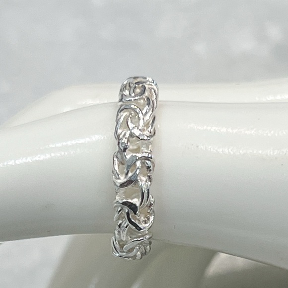 Sterling Silver Byzantine Ring Sz 7 - Picture 9 of 12